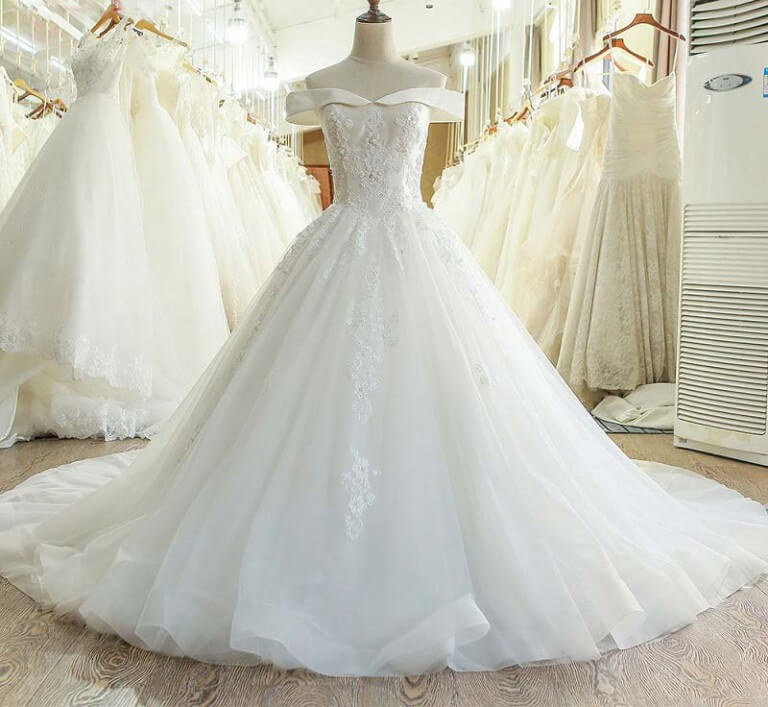 راهنمای خرید لباس عروس؛ چگونه لباس عروس انتخاب کنیم؟